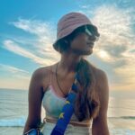 Priya Varrier Instagram - 🌊🤍✨