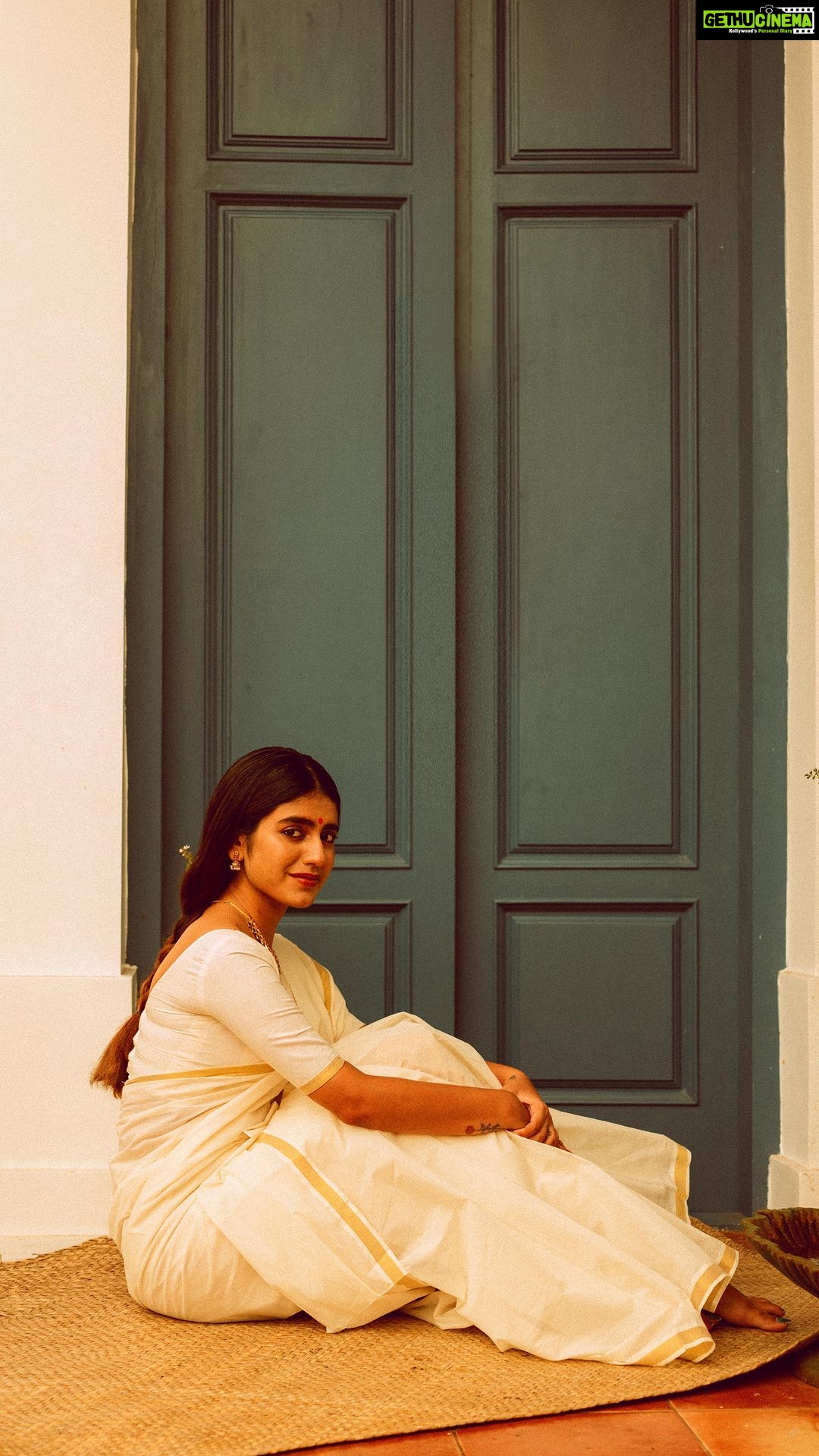 Priya Varrier Instagram - ππΎπͺ· @asaniya_nazrin @vaffara_ @unnips @sameerusman1990 #reels #reelsinstagram #reelitfeelit #reelkarofeelkaro #instagood #instagram #explorepage #trendingreels #trending