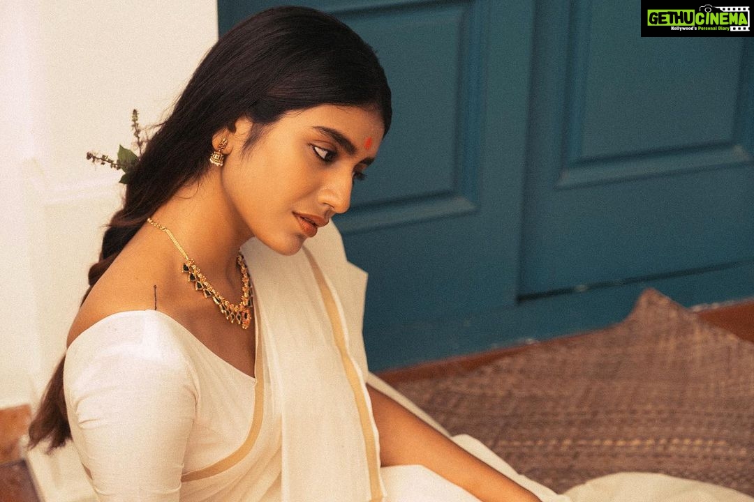 Priya Varrier Instagram - 🌾
