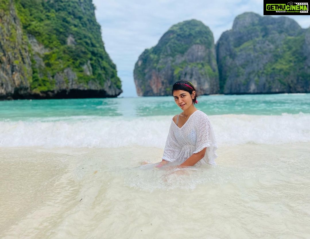 Priya Varrier Instagram - Feeling (not) so blue…🐬 Maya Bay, Koh Phi Phi Leh, Thailand