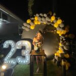 Priya Varrier Instagram - Best birthday ever! Love and gratitude only✨💖 #23 @voye_homes @choconestbakes @handmadehappinessevents