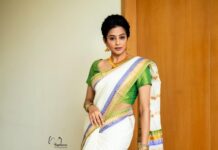 Priyamani Instagram - എല്ലാവർക്കും എന്റെ ഹൃദയം നിറഞ്ഞ ഓണാശംസകൾ Thank you @kaumudiofficial for the wonderful jewellery!! Thank you @v_capturesphotography ❤️