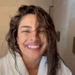 Priyanka Chopra Instagram - I have the perfect hair c̶a̶r̶e̶ love routine for you… ft. @allure’s Best of Beauty Award winner product, the @anomalyhaircare Bonding Treatment Mask!! 💁‍♀️💁‍♂️ I love giving my hair some extra attention after a long and hectic week of using hot tools on them, and my favorite duo, the Hydrating Shampoo, and Bonding Treatment Mask, just do the trick 🤌🏽🤌🏽 Try it yourself! Head to the link in my bio to experience your best hair yet.