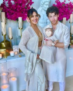 Priyanka Chopra Instagram - Love, peace and prosperity to all. From a heart truly laden with gratitude, I wish you all a Happy Diwali. Sorry I’m a little late but decided to stay in the moment just a little bit longer.. 
ॐ नमः शिवाय
From ours to yours.
Love and light 
🪔🙏🏽❤️
PS: missed u @siddharthchopra89
