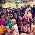 Priyanka Deshpande Instagram - Cancer is just a chapter in our lives and not the whole story. Spent an evening with these lovely children who recovered from cancer. Yes! Cancer in children is curable. A big hug from me to all the kids who are fighting cancer. Thank you @rayoflightfoundation_ngo 🙏🏻 ❤️ Dr Priya and Dr Ilan for inviting me to meet these lovely kutties. Adi kadi nanga fun panna porome❤️❤️ . . . #children #wecanfightthis #cancerinchildreniscurable #cancerinchildrenawareness #rayoflightindia
