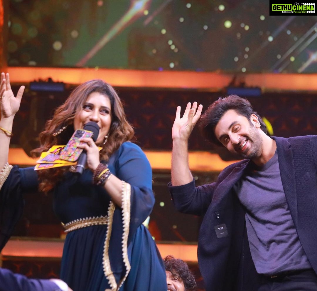 Priyanka Deshpande Instagram - I LOVE my job DOT❤️🥹🧿 Happy Vinayakachathurthi makkale🙏🏻❤️ . . #BBJodigal grand finale on Sep 4th at 3pm @vijaytelevision