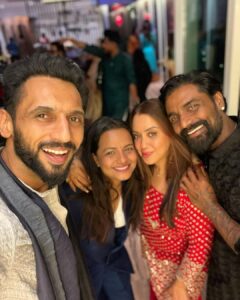Punit Pathak Instagram - Thank you Remo Sir and Lizelle Ma’am for opening your heart and house for all of us. We had a wonderful time last night. Best times with best people !!!
.
@nidhimoonysingh @remodsouza @lizelleremodsouza 
.
#happy #diwali #celebration #party #family