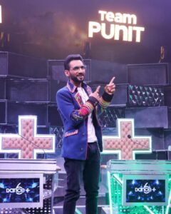 Punit Pathak Instagram - Team Punit always backing me ! Gratitude !! 
.
Styled by @iamkenferns 
Hair by @hairby_shera 
Makeup by @deven_85
.
#teampunit #gratitude #danceplus6 #show