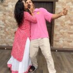 Punit Pathak Instagram - Naach baby with your baby ! Share your naach baby video with #naachbabynaachchallenge . . @nidhimoonysingh . . #naachbaby #trending #song #musicvideo #director #choreographer #psenitak #husband #wife #dance #reels #couple