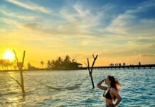 Raai Laxmi Instagram - To understand another person u must swim in the same water that drowned them!💕🥰 #sunsetvibes 💕