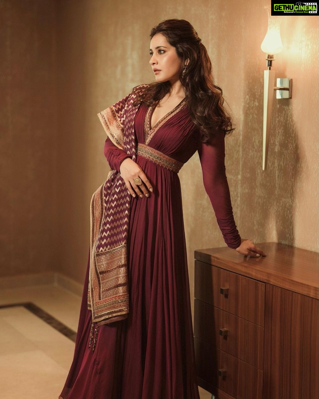 Raashi Khanna - 646.6K Likes - Most Liked Instagram Photos