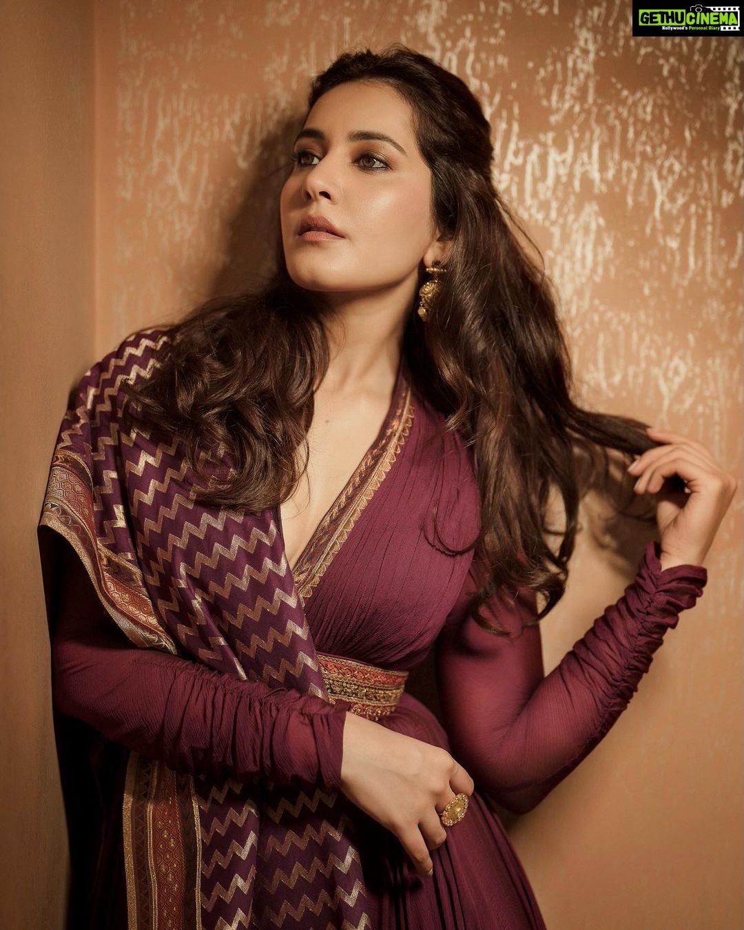 Raashi Khanna - 646.6K Likes - Most Liked Instagram Photos