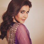 Raashi Khanna Instagram - 🪔🪔🪔 #happydiwali @kavithaguttaofficial @vasundharadiamondrf @nithishasriram 💟 💄 @ronan_mili 📸 @arifminhaz Asst by @thejaswitanneru