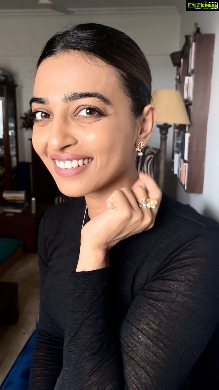 Radhika Apte Instagram - I’ve always loved wearing the Mogra garland as an accessory. It makes me feel confident and it’s fragrance is an instant mood lifter. For me, Mogra isn’t just a flower, it's a symbol of elegance, and an ode to beauty. So when @caratlane decided to launch an entire collection inspired by Mogra, I knew I had to try it out! Every design of the collection is so distinctive and fresh just like the flower 🥰 I think it’s going to be one of my favourites for the upcoming festivities, and even my everyday outfits 💜 Use code “RadhikaxCL” and get 10% off on ALL diamond jewellery @caratlane🤩 #Ad #CaratLane #GiftACaratLane #MyCaratLaneStory #Collab