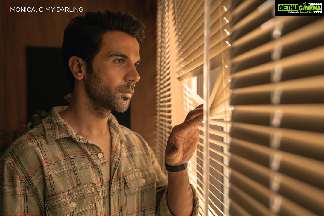 Radhika Apte Instagram - Reason #286942 to watch #MonicaOMyDarling: Iska story acha hai! π #MonicaOMyDarling #HarDinFilmyOnNetflix @rajkummar_rao @iamhumaq @sukantgoel @sikandarkher #BagavathiPerumal @zaynmarie @akansharanjankapoor @netflix_in @MatchboxShots @vasanbala #YogeshChandekar @sanjayroutraymatchbox @saritagpatil @dikssharoutray