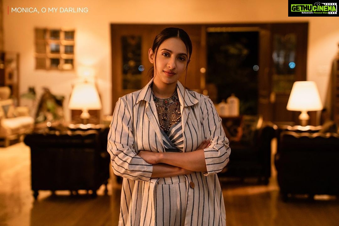 Radhika Apte Instagram - Reason #286942 to watch #MonicaOMyDarling: Iska story acha hai! π #MonicaOMyDarling #HarDinFilmyOnNetflix @rajkummar_rao @iamhumaq @sukantgoel @sikandarkher #BagavathiPerumal @zaynmarie @akansharanjankapoor @netflix_in @MatchboxShots @vasanbala #YogeshChandekar @sanjayroutraymatchbox @saritagpatil @dikssharoutray