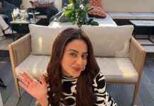 Rakul Preet Singh Instagram - What’s a bday without mouthful of cake 💕😋😁🤪