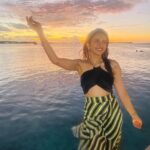 Rakul Preet Singh Instagram - Sunset, starry nights and a happy girl 💕💃 @finolhu_maldives @globalspa_mag @globalspame #FinolhuBaaAtoll #Finolhu #FinolhuMaldives #VibrantFinolhu #IslandPlayground #BarefootChic #UnwindAtFinolhu #seasidecollection Finolhu Baa Atoll