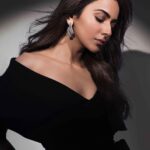 Rakul Preet Singh Instagram – Blacknifecent feels ❤️ #cuttputllionhotstar