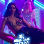 Rakul Preet Singh Instagram – Ab CPR ki nahi zaroorat! 😎
Aapke dil ki dhadkan badhaane #DoctorG has brought to you his special remedy, the #DilDhakDhakKartaHai song💓🔥

Song out now! 

#DoctorGInCinemas on 14th October 2022🗓️

@ayushmannk @shefalishahofficial @anubhuti_k @vineetjain12
@amritapndy  @jungleepictures @sheeba.chadha @sumit.saxena.35912 @saurabhbharat
@vishal.wagh21 @themadnomaddiaries @amjadnadeemaamir, @iamrajbarman, @sakshi_holkar, @boscomartis, @samrat.saha11, @eeshitnarain @thepuccacritic @mamtakamtikar @bhavnajeswani14 @anandpandit @anandpanditmotionpictures @yamini_pictures @zeemusiccompany