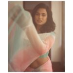 Ramya Pandian Instagram – A pop of colour and a lot of joy …

Photography @anupamasindhia 
Costumes @label_ts_official @sundari_designer 
Make up & hair @salomirdiamond 
Jewellery @original_narayanapearls 

#ramyapandian #saree #sareelove