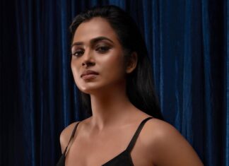 Ramya Pandian Instagram - Sunshine mixed with a little hurricane … Photography @waranyogesh_v Make up @salomirdiamond Hair styling @raisedbrowsbybhavani Styling @theresa.shalini Accessories @adorebypriyanka #ramyapandian