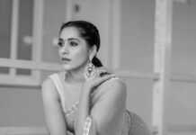 Rashmi Gautam Instagram - Outfit by @starrydreamsofficial P.c @ravi_cross_clickx #rashmigautam #sareenotsorry #saree #festivewear