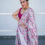 Rashmi Gautam Instagram - Festive season is here let's bring out the florals and vibe Outfit @firoz_design_studio P.c @ravi_cross_clickx #rashmigautam #instapost #florals #festivevibes