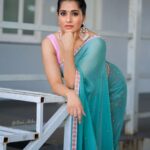 Rashmi Gautam Instagram - Outfit by @starrydreamsofficial P.c @ravi_cross_clickx #rashmigautam #sareenotsorry #saree #festivewear
