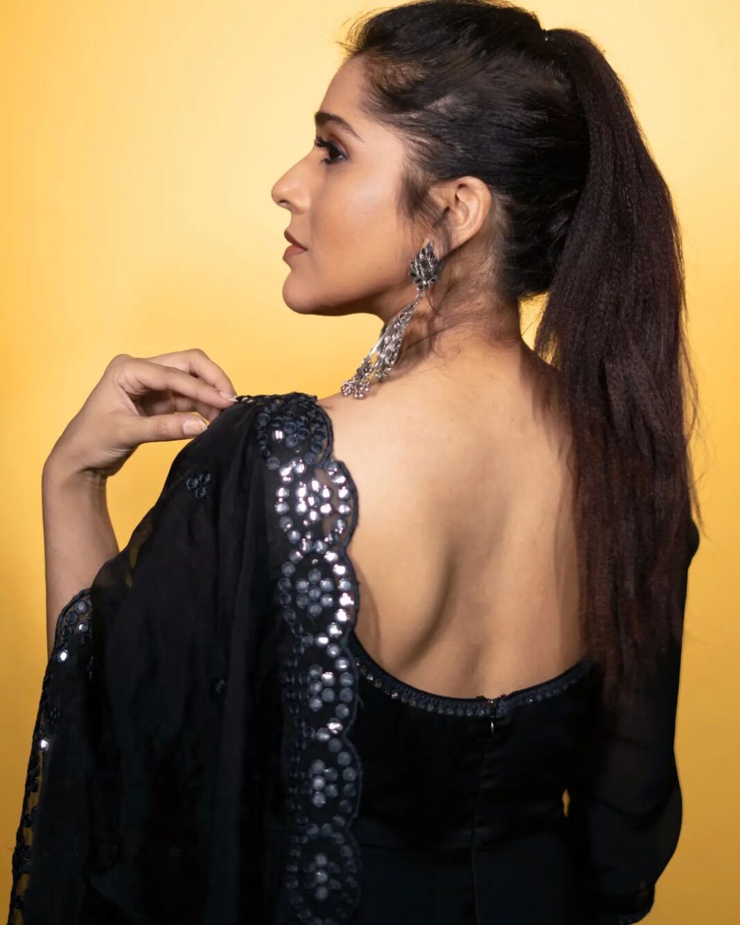 Rashmi Gautam Instagram - Outfit @khyathidesignstudio P.c @v_capturesphotography