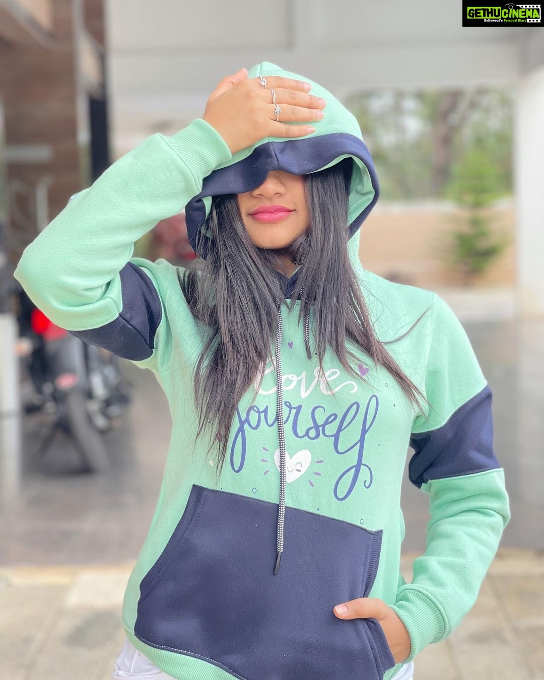 Raveena Daha Instagram - 🖤 LITTLE SIS🤍BIG BRO🖤 @i_m_pablo_emilio Wearing @yummy_mannequin_shop 😍 #raveena #raveenadaha #kakkachi #ajimsha