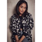 Regina Cassandra Instagram - 👀 @geneslhofficial @varnikaaroraofficiall @jenimakeupartist07 @hairbydrishya @arifminhaz @thejaswitanneru @stylebynavyaanddivya