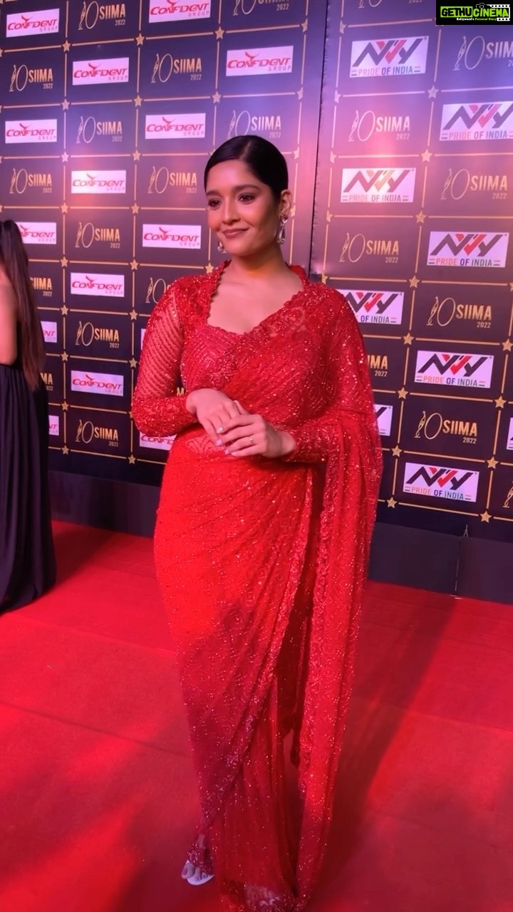 Ritika Singh Instagram - @ritika_offl queen in red! @wolf777newsofficial @confidentgroupofficial @sky_exch_ @bharathicementofficial @marsgalaxyindia @hindwarehomes @lotmobilesofficial @southindiashopping @honer_homes @parleproducts @easemytrip @jwmarriottblr #10YearsofSIIMA #SIIMA2022 #SIIMA #Wolf777News #Wolf777SIIMAWeekEnd #ConfidentGroup #HonerRichmont #GalaxyChocolate #SkyExchnet #BharathiCement #LOTMobiles #Hindware #SouthIndiaShoppingMall #NVYTV #ParleFullToss #easemytrip