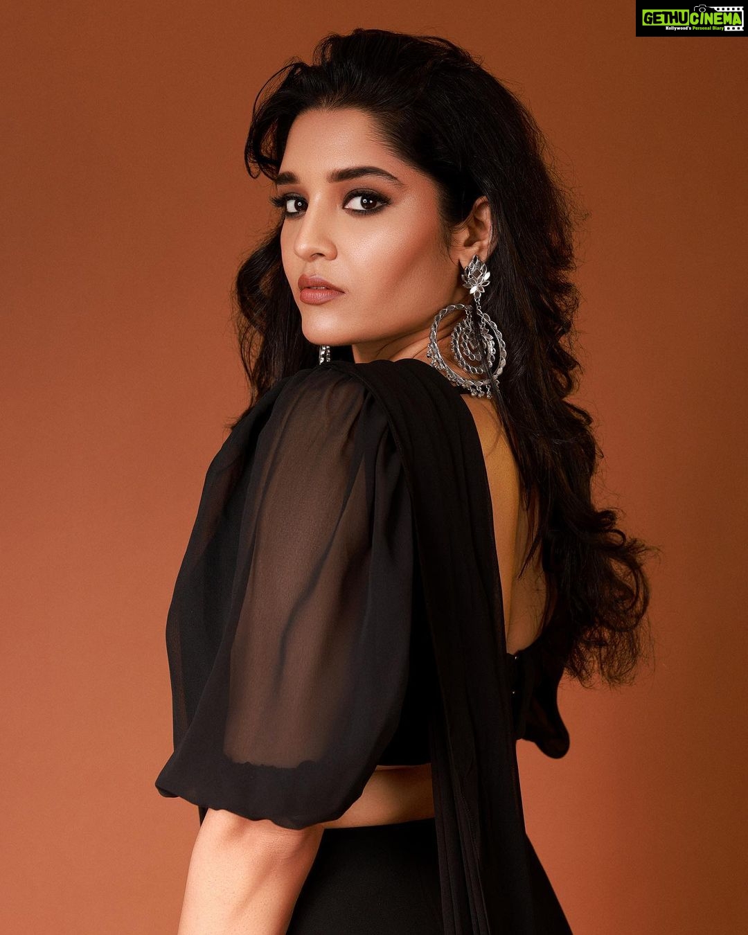 Ritika Singh Instagram - 🖤 Styled by @officialanahita Photography: @pranav.foto Outfit: @shaayabytriptisingh Hair & makeup: @uztheartist Ring: @amosh_in Shoes: @septembershoes