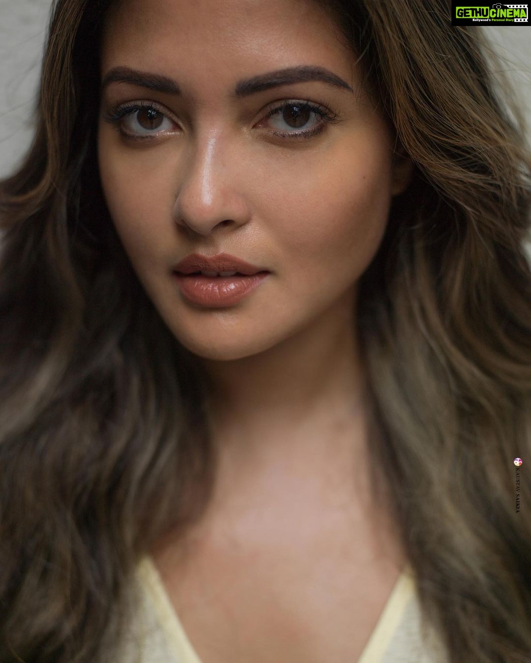 Riya Sen Instagram - So happy to have a great bunch of people sign up for our wellness and music festival in Morjim, Goa from the 7th - 10th of October 2022. There are now only a very few spots left and we look forward to more of you being a part of this experience. We’ve got a great line up of musicians and wellness practitioners that will make this intimate retreat really special! Get in touch hi@balisya.com Photo @kaustavsaikia Hair @sonam_makeupartist