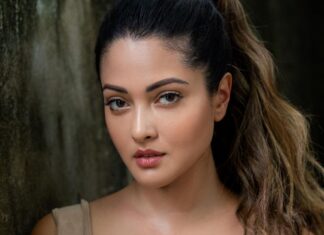 Riya Sen Instagram - Come and experience an eclectic shift in energy by signing up for Bāliśya’s exclusive wellness and music festival at our favourite haunt, Morjim, North Goa, from the 7th to 10th of October 2022. Live music bands, Shamanic sound healing, Tai Chi, Qigong, Yin yoga, Trishthana ashtanga yoga and transcendental meditation await you! Limited spots available and bookings are open now. For more information, please write in to hi@balisya.com. Photo @abhinaskarphotography Hair @sonam_makeupartist