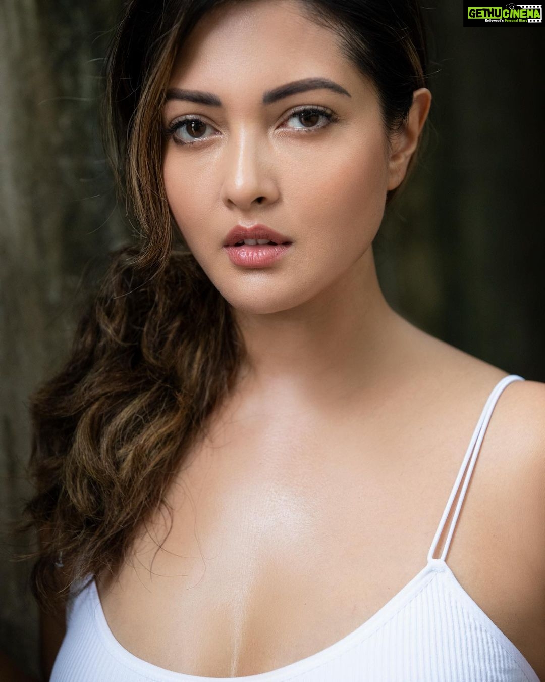Riya Sen Instagram - I’ve put together a super fun music and wellness festival from the 7-10 th oct in Morjim , North Goa . Come and be a part of the experience by booking now ! limited tickets available . For more information , email me on hi@balisya.com Photo @abhinaskarphotography Hair @sonam_makeupartist