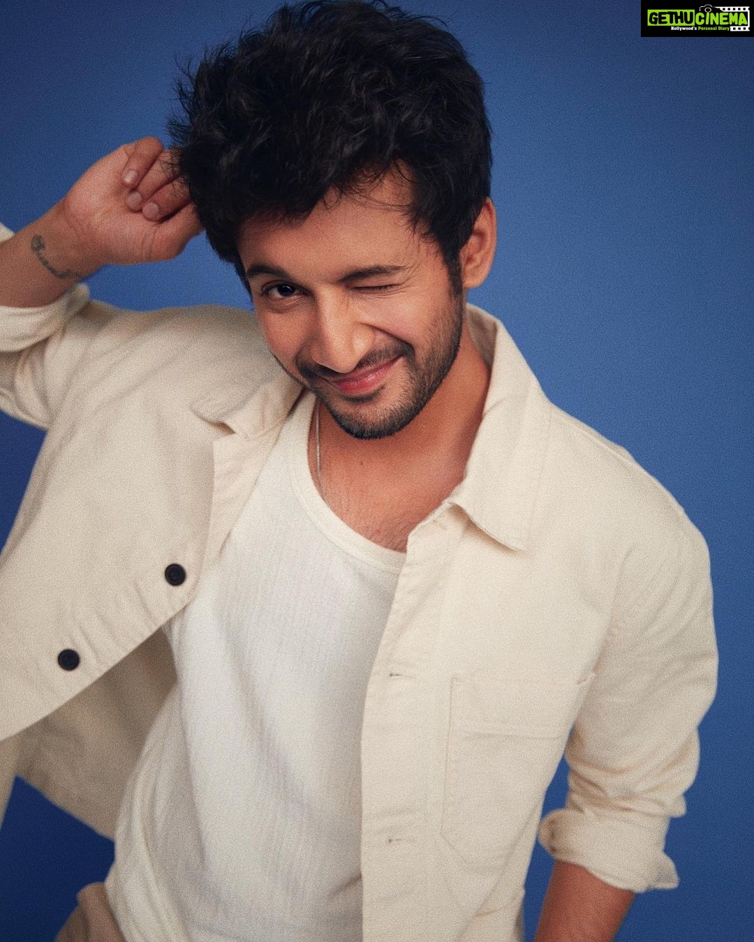 Rohit Suresh Saraf Instagram - 🙇🏻♂️♥️