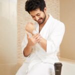 Rohit Suresh Saraf Instagram - A cuppa coffee for your skin? Yes, please! 🥰🙌🏼 I got @mcaffeineofficial ’s Coffee Body Wash! It comes in a natural Coffee Cup packaging infused with real Coffee. It has skin-friendly pH that’s gentle on the skin. Its irresistible Coffee aroma makes every shower such an indulging experience. Coffee Body Wash deeply cleanses, refreshes and hydrates the skin Plus, it is 100% vegan, sulfate free and comes in a biodegradable takeaway cup! I mean.. What else do you need? It's BREW-tiful 🤎 Use my code - ROHIT15 on mCaffeine’s website & get 15% off! #mCaffeine #AddictedToGood #Caffeinator #CoffeeBodyWash #ad