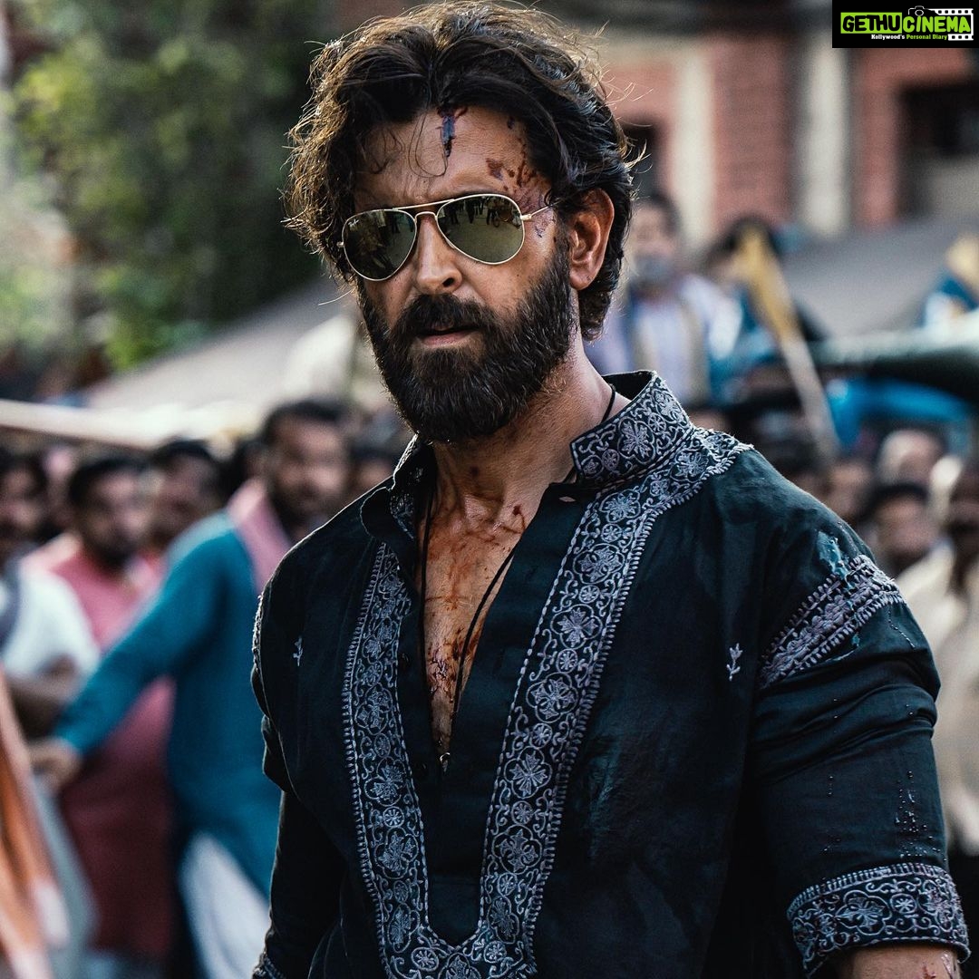 Rohit Suresh Saraf Instagram - Happy Birthday @hrithikroshan 🤗 Being on set and performing with you has been one of the greatest joys of my life. And I cannot wait for the world to see you as Vedha. #VikramVedha releasing on September 30th’ 2022. @hrithikroshan #SaifAliKhan @radhikaofficial @iyogitabihani @pushkar.gayatri #BhushanKumar @sarkarshibasish @sash041075 @chakdyn @tseries.official @tseriesfilms @fridayfilmworks @studiosynot @apinternationalfilms