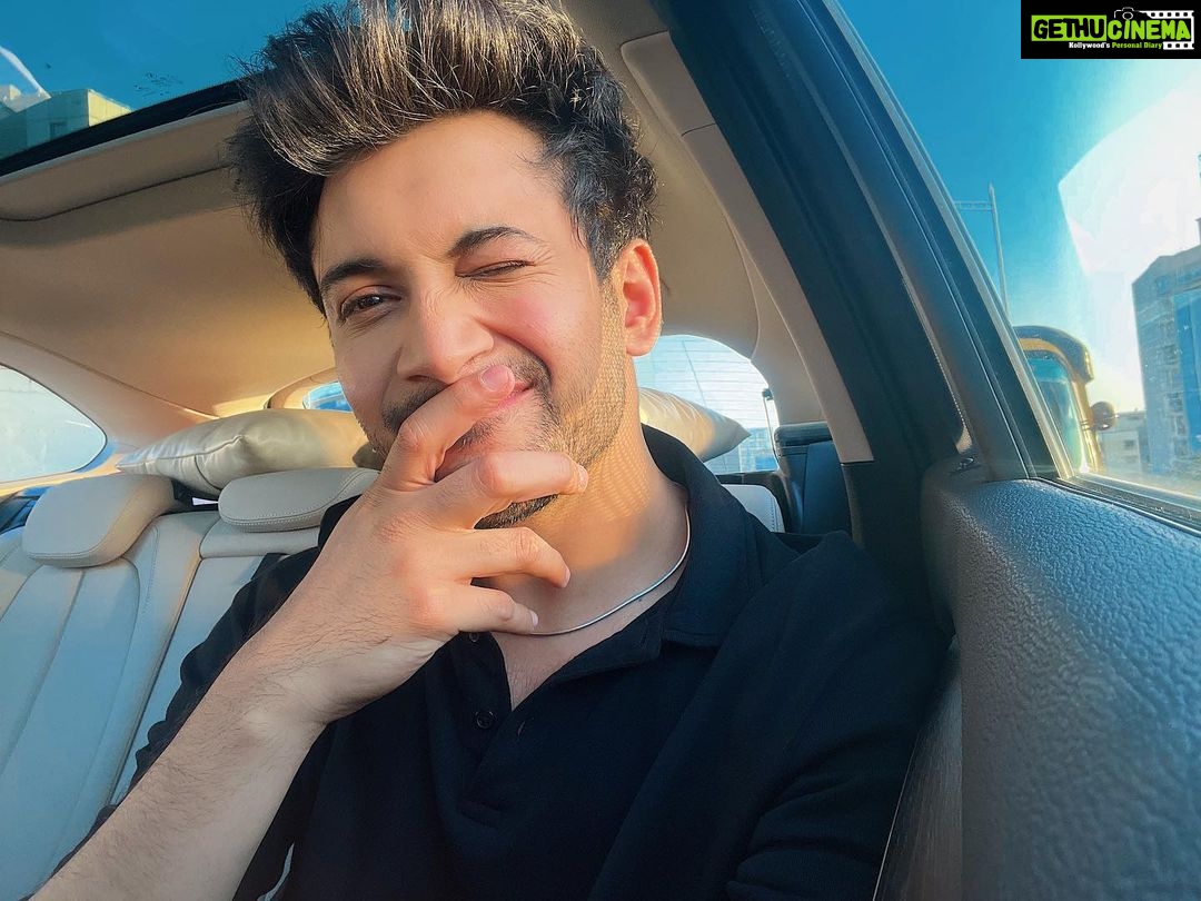 Rohit Suresh Saraf Instagram - Spent a great day at work. Got done early. Felt very happy. Took some selfies in the car that I actually ended up liking. And looking forward to eating some wai wai noodles with cold coffee now 🙇🏻♂️♥️