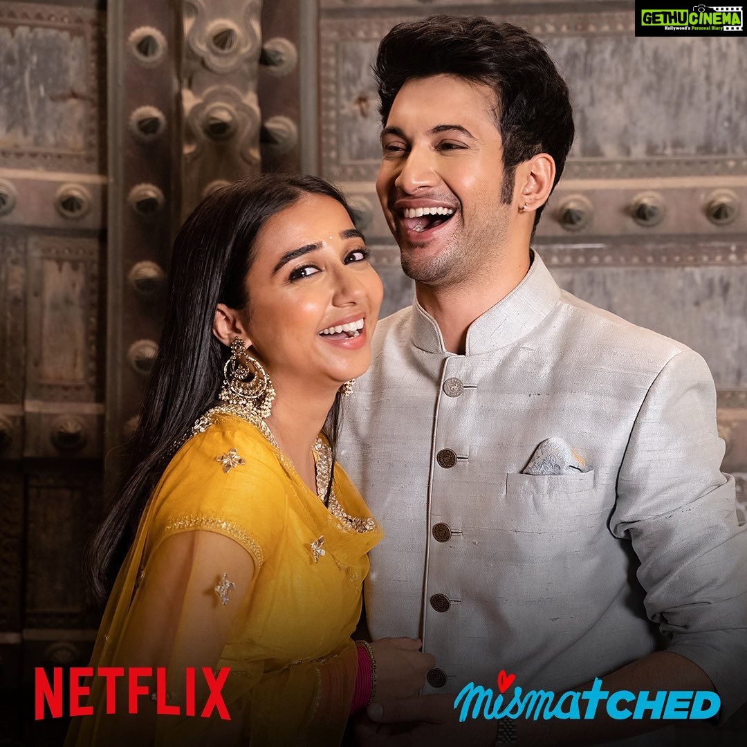 Rohit Suresh Saraf Instagram - One year of living the most beautiful characters. Can’t wait for you to see season 2. Here’s a peek. ♥️ Happy one year, Mismatched!🕺 @netflix_in @akvarious @rsvpmovies @sanayairanizohrabi @sanjeevkumarnair @gazaldhaliwal @panchamighavri