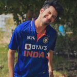 Rohit Suresh Saraf Instagram - My Kinda Blues & this #BillionCheersJersey is giving me all the feels 🕺🏿🥰 Are you ready to wear this & support Team India & #ShowYourGame? @mplsports