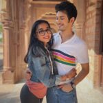 Rohit Suresh Saraf Instagram – Just needed some cold coffee to nail the second picture. #NotSoStrong 🥴🙄 

@mostlysane