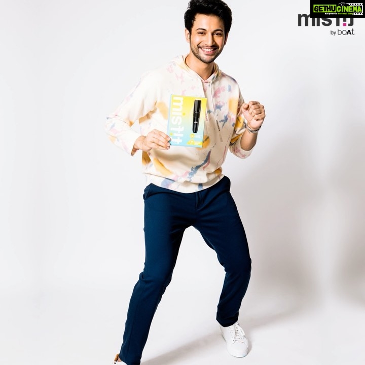 Rohit Suresh Saraf Instagram - Finally got to be a “mismatch” on camera again! Catch my newest and a super fun association with @the_misfit_way on September 14. #Ad #MisfitByboAt #NeverFitIn 🤸🏿♂️