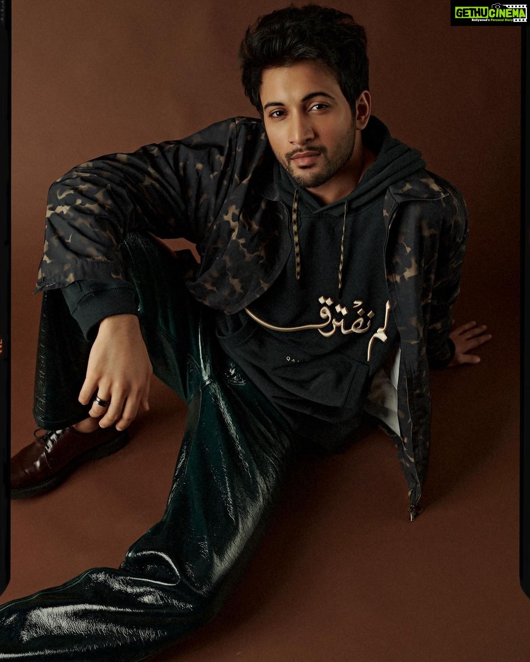 Rohit Suresh Saraf Instagram - Press day for #FeelsLikeIshq ♥️ And no I did not steal Ross’s pants. 🙂 Wearing @qasimi_official Accessories @inoxjewelryin Styled by @ruhani_s | Asst by @marziatyeby Hair by @styled_by_tanik Grooming by @imtiaz_makeup Shot by @vaishnavpraveen @amaker7 #FeelsLikeIshq releasing only on @netflix_in on the 23rd July 🥰