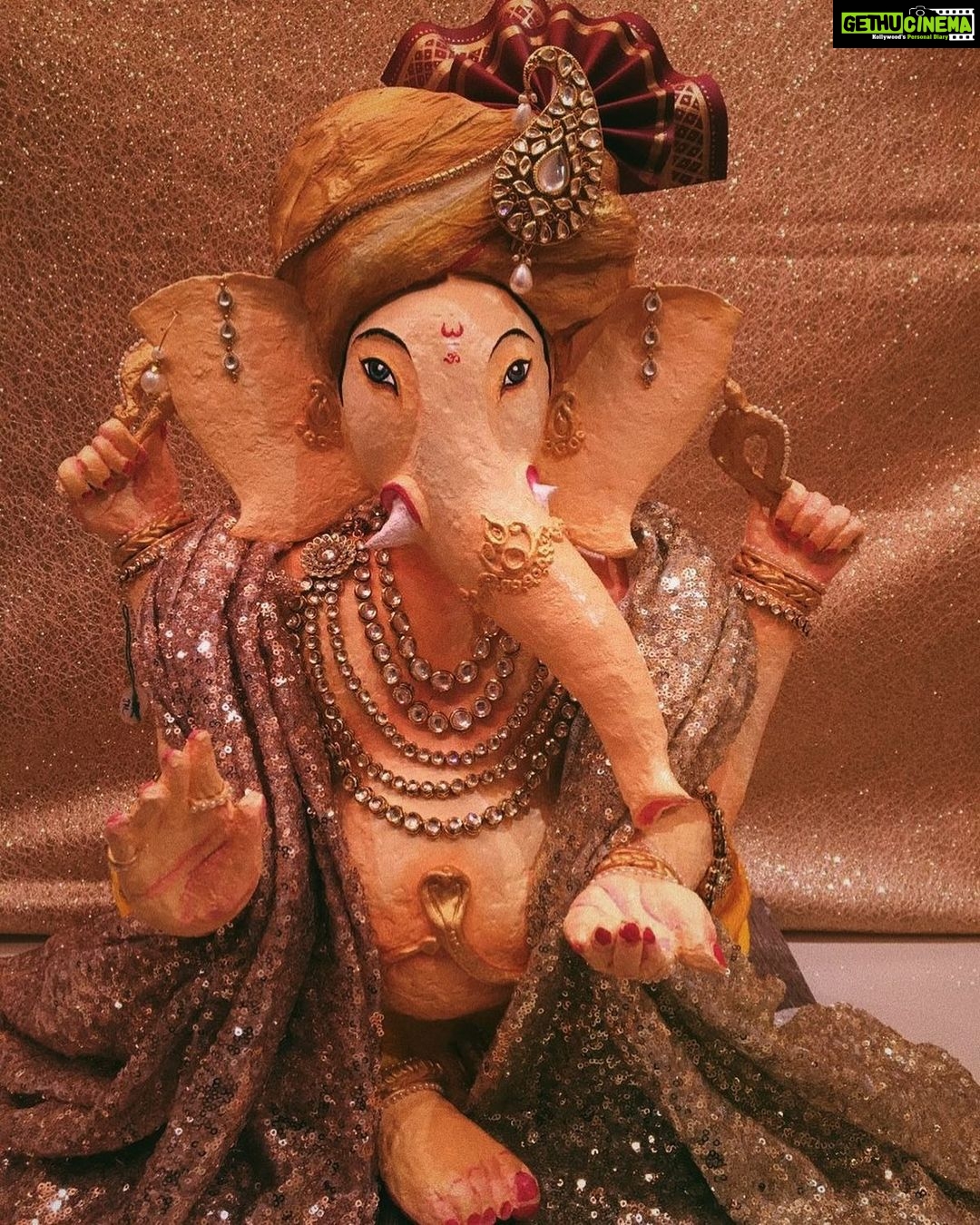 Rohit Suresh Saraf Instagram - Throwback to 2016/ the year I sculpted an eco-friendly Ganpati for the first time. It was far from perfect but it turned out to be one of the most exhilarating experiences and a few of the happiest days of my life. This year, as I miss waking up to the sound of Dhol and all the enthusiasm around Chaturthi, I pray and hope that Ganpati gives us all the strength, courage and life force to overcome and win, one challenge at a time. Happy Ganesh Chaturthi ๐๐บ