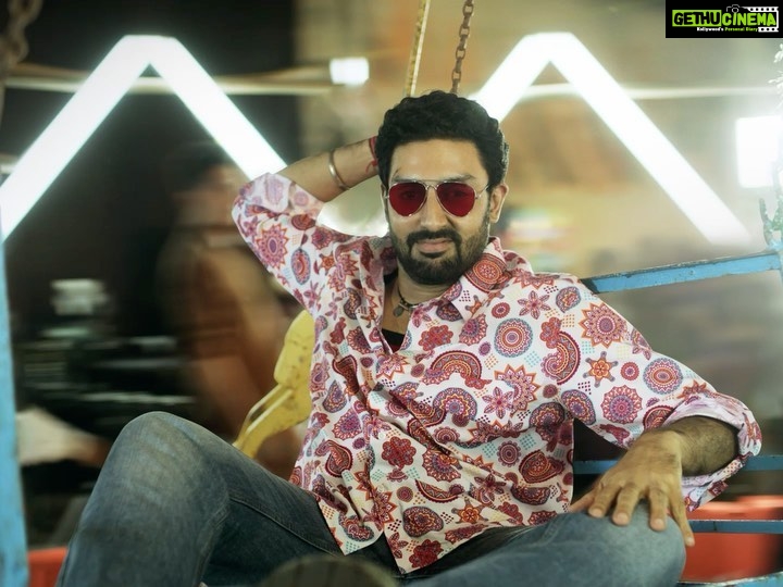 Rohit Suresh Saraf Instagram - Watch four players take fate into their own hands in a high stakes game where nothing is a coincidence and everything is planned😏 @bachchan @adityaroykapur @rajkummar_rao @pankajtripathi @sanyamalhotra_ @fatimasanashaikh @pearlemaany @ashanegi @bhushankumar @tanibasu @tseries.official @anuragbasuproductions 🎲🎲🎲🎲🎲 #Ludo Coming soon on @netflix_in