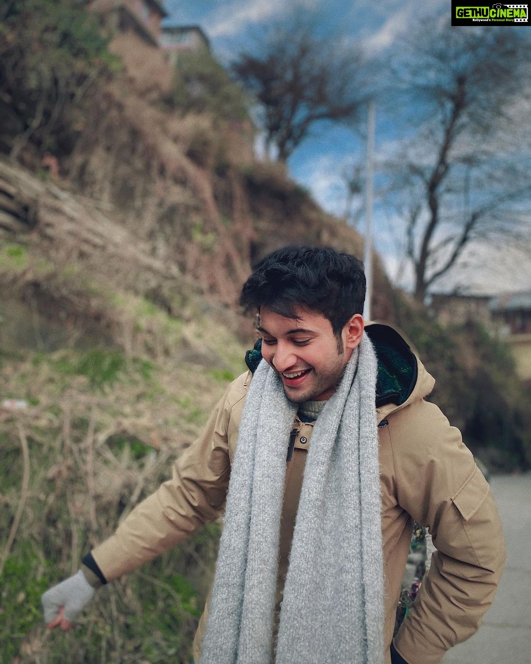 Rohit Suresh Saraf Instagram - Y’all have been incredible this entire year. Thank you for your unwavering support and belief in me, truly one of my happiest years, emotionally and mentally. In 2020, let’s be sure to take care of ourselves and work doubly hard!! Let’s also not forget to love 🤗 #RunningTowards2020