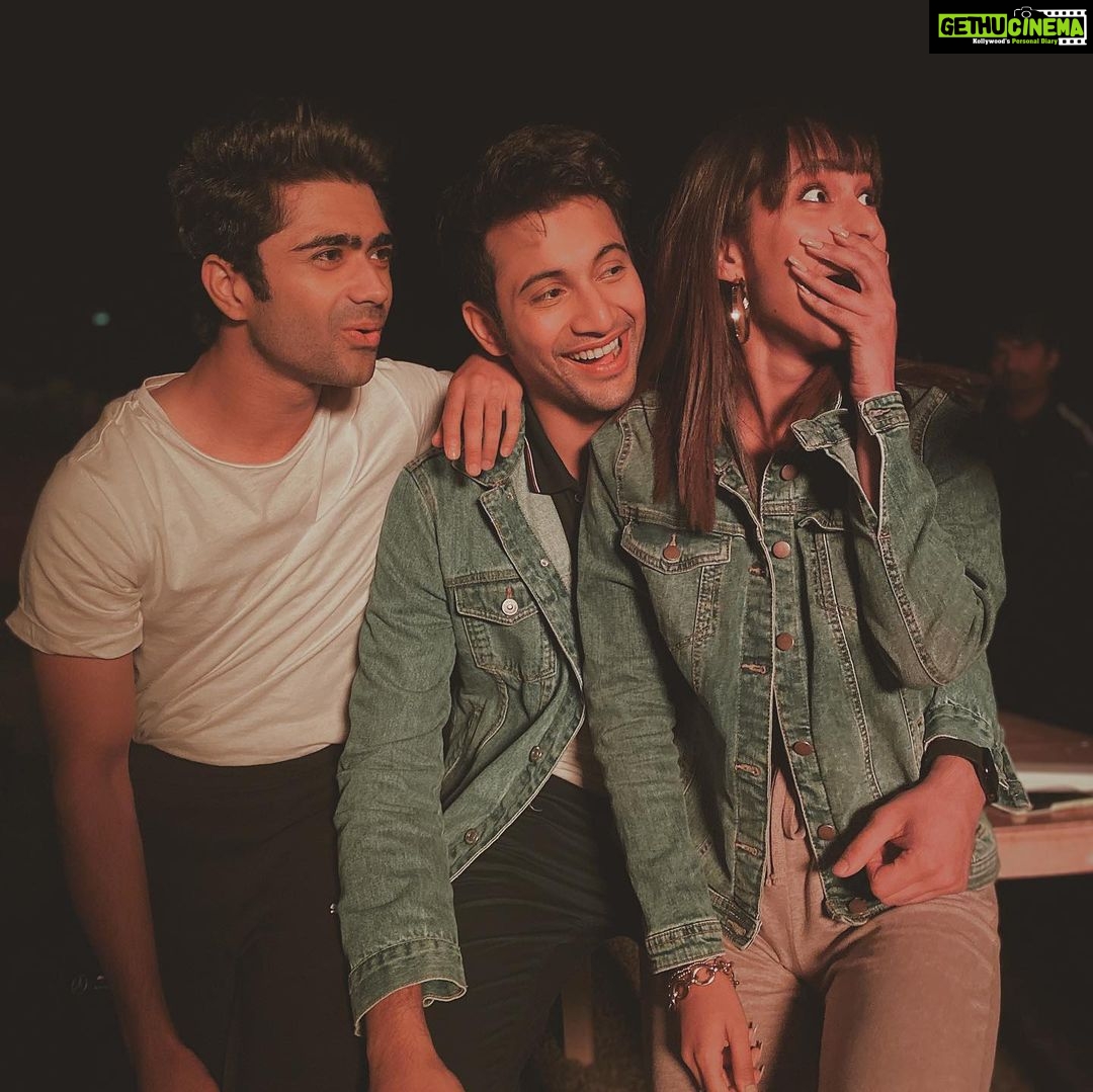 Rohit Suresh Saraf Instagram - Hi frunz🤴
